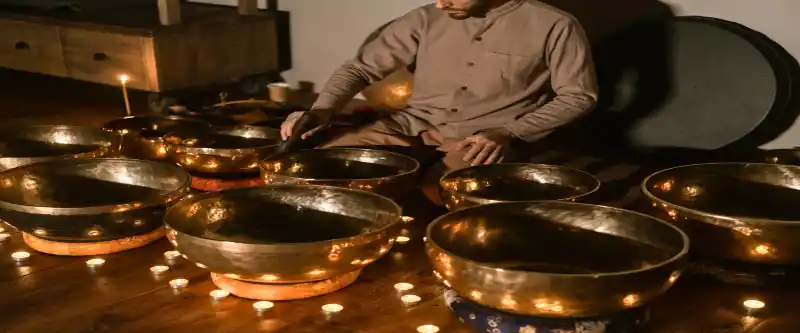 Large Singing Bowls played for Sound Bath and Sound Therapy, embedded in morning meditation music. Morning meditation music recorded for relaxation and healing sessions. Learn more @ i-am-meditations.com