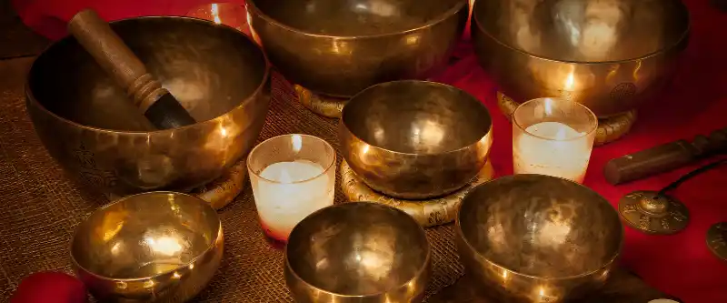 A collection of Himalayan Singing Bowls as part of the incredible healing instruments being used in meditation music by I AM Meditation. Read our powerful guide on how to benefit from listening to professionally recorded meditation music containing these instruments @ i-am-meditations.com